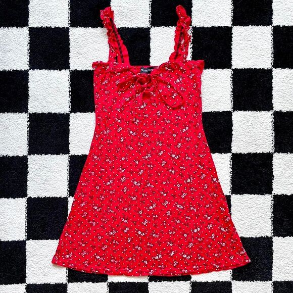 Pretty Little Thing Red Floral Dress 2 - Picture 1 of 3